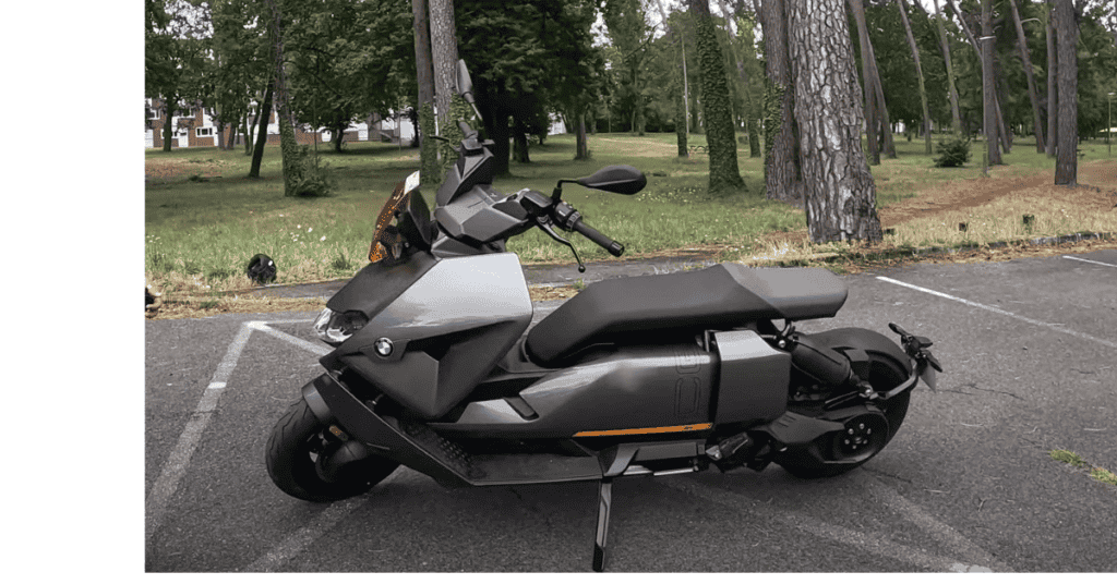 BMW's CE 04 electric scooter बेहतरीन स्पेसिफिकेशन और प्राइस के साथ जानिए पूरी जानकारी